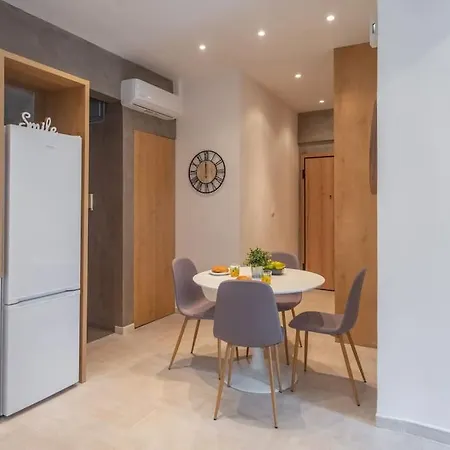 Renovated Kolonaki With Industrial Notes