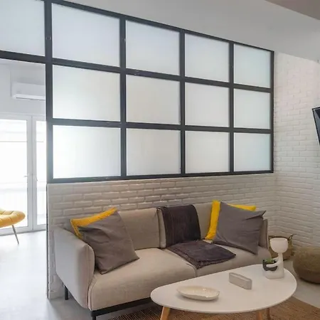 Renovated Kolonaki With Industrial Notes *