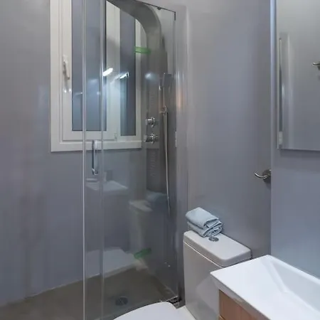 Renovated Kolonaki With Industrial Notes *